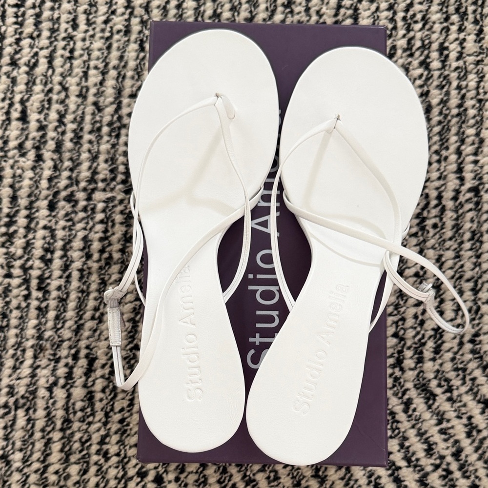 STUDIO AMELIA - Wishbone Heel Sandals